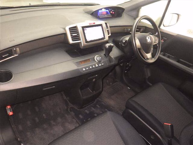 HONDA FREED SPIKE