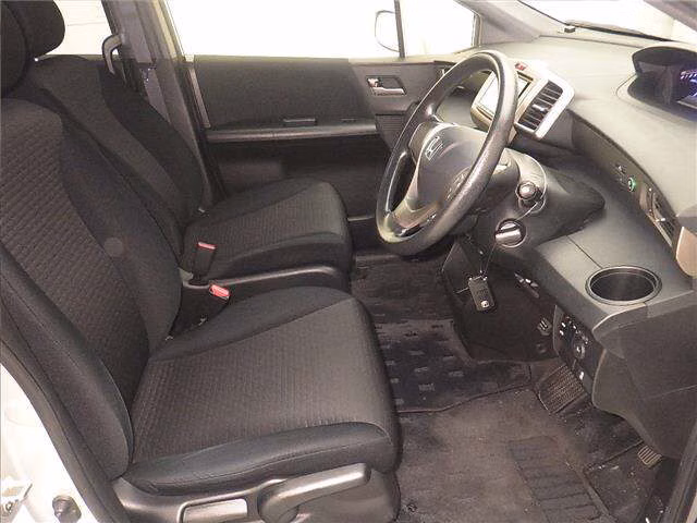 HONDA FREED SPIKE
