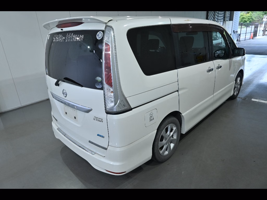 NISSAN SERENA