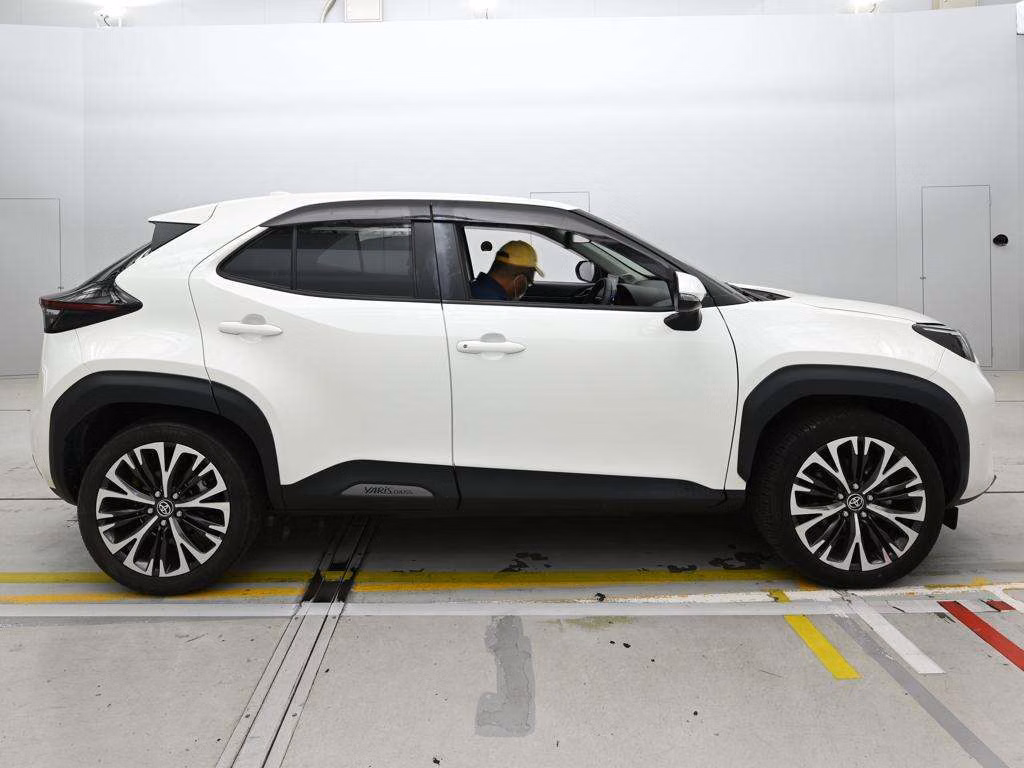 TOYOTA YARIS CROSS