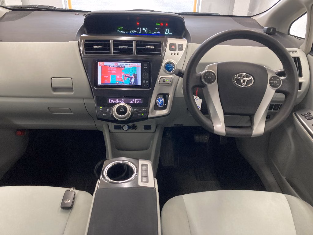 TOYOTA PRIUS ALPHA