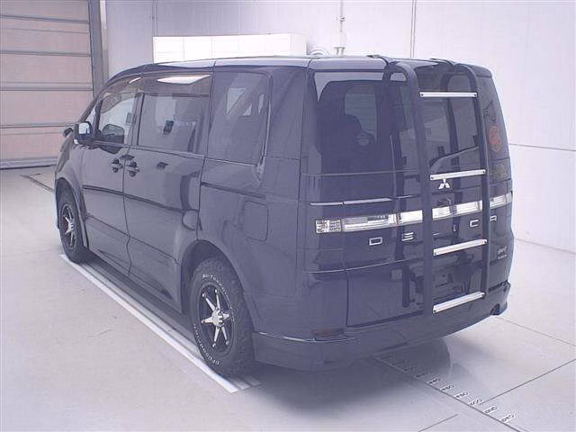 MITSUBISHI DELICA D:5