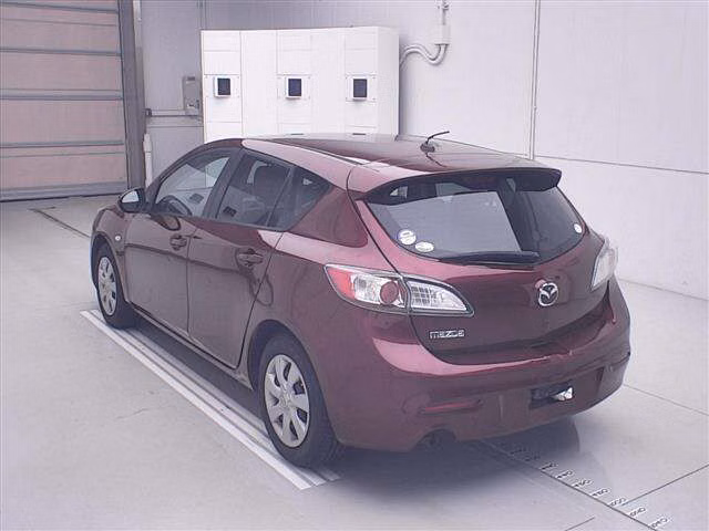 MAZDA AXELA