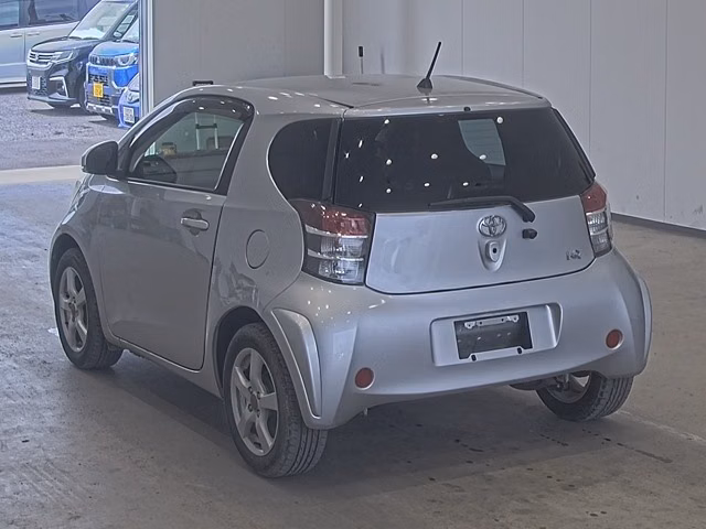 TOYOTA IQ