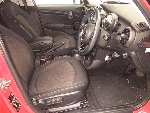 MINI HATCH