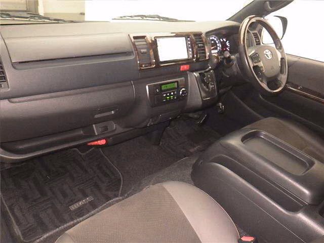 TOYOTA REGIUS ACE