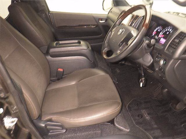 TOYOTA REGIUS ACE