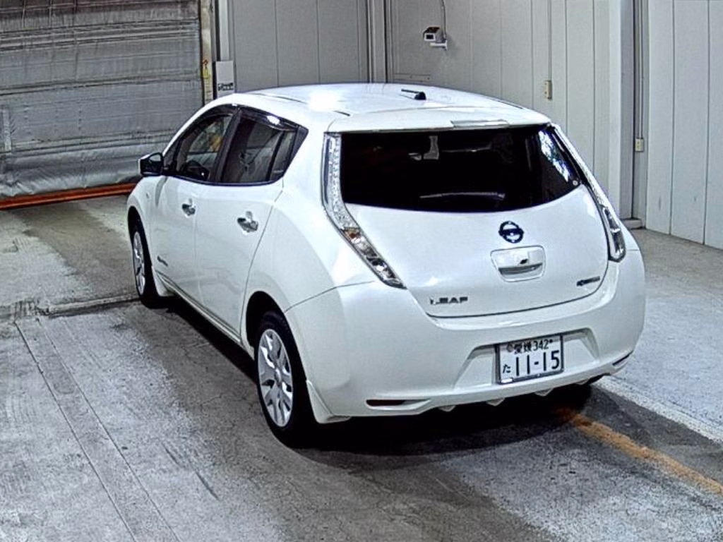 NISSAN LEAF