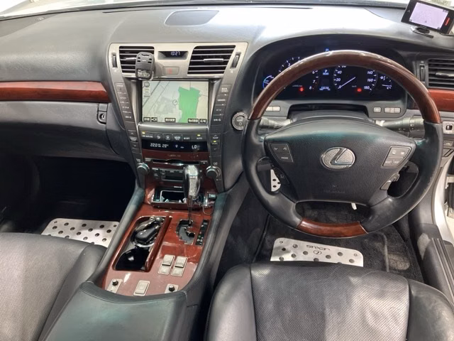 LEXUS LS600H