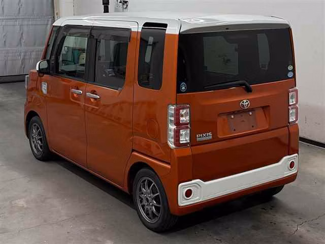 TOYOTA PIXIS MEGA