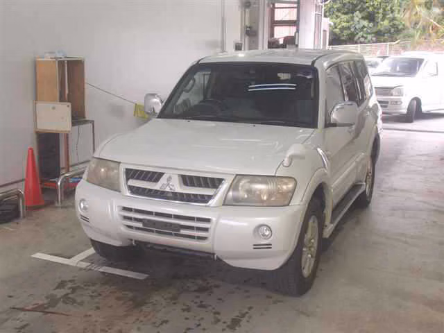 MITSUBISHI PAJERO