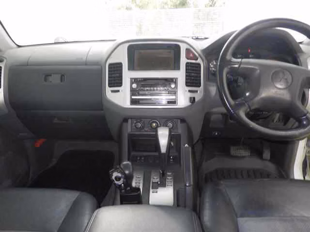 MITSUBISHI PAJERO
