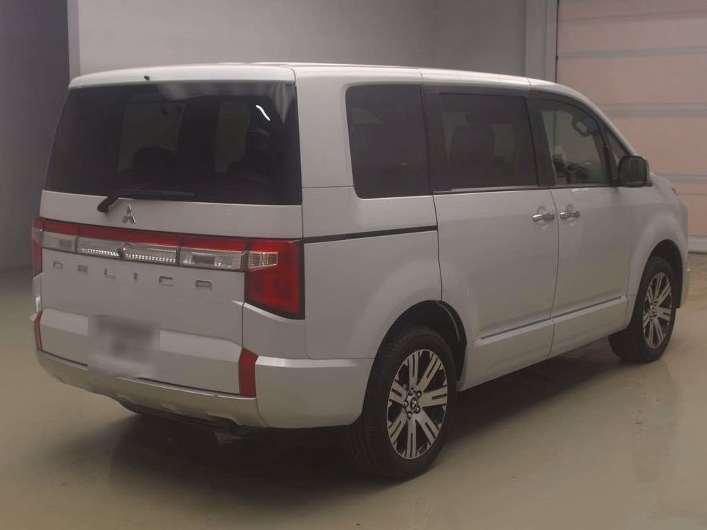 MITSUBISHI DELICA D:5