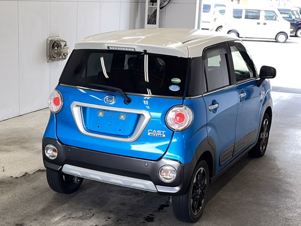 DAIHATSU CAST
