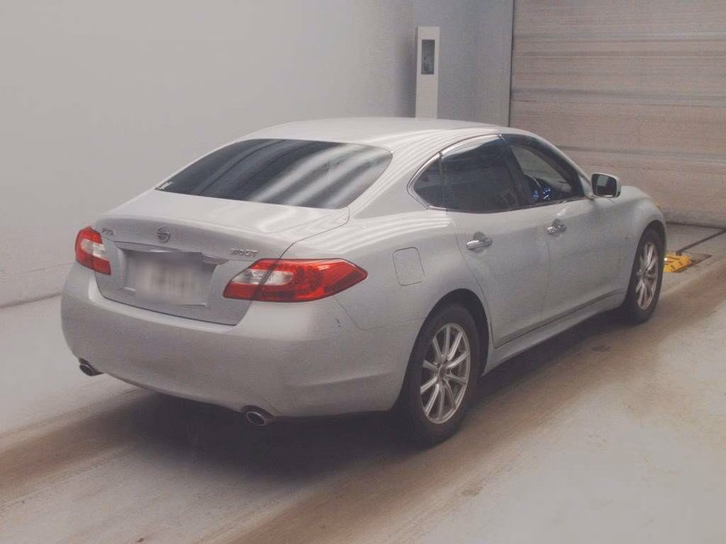 NISSAN FUGA