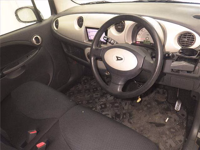 DAIHATSU MOVE LATTE