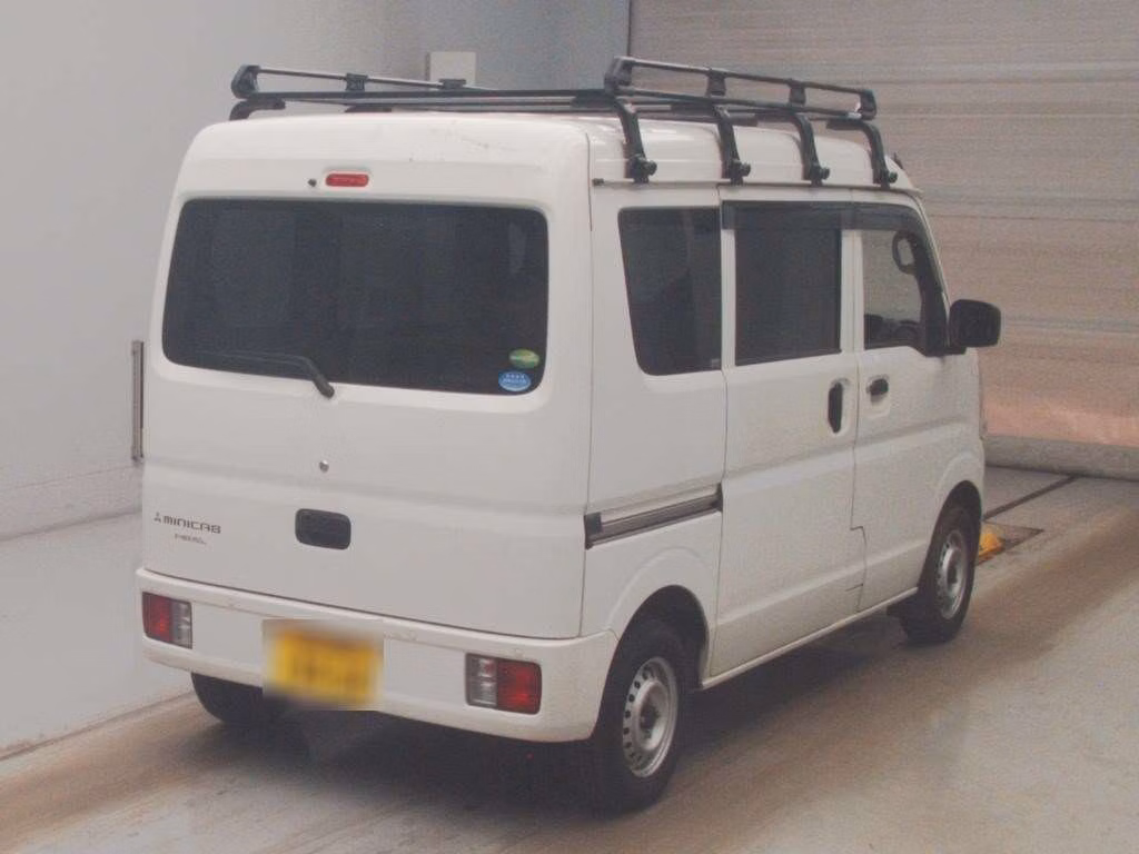 MITSUBISHI MINICAB