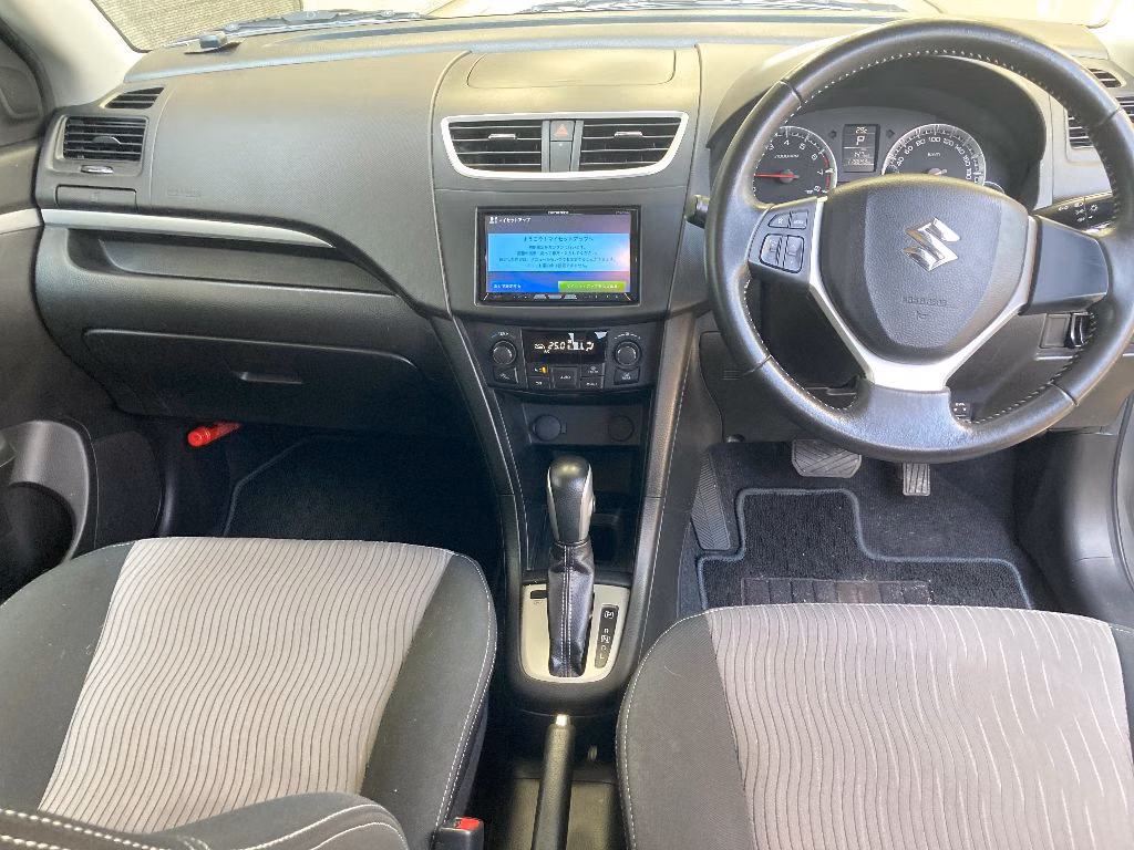 SUZUKI SWIFT