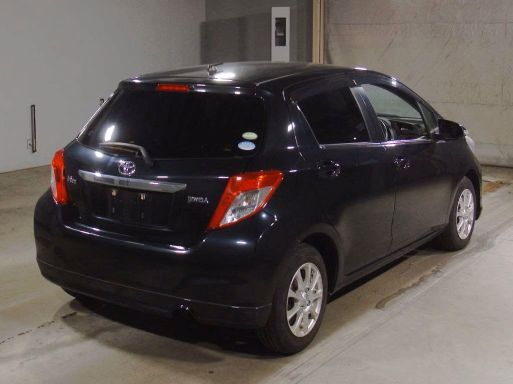 TOYOTA VITZ