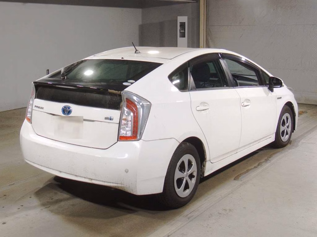 TOYOTA PRIUS