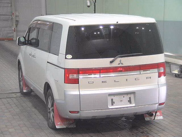 MITSUBISHI DELICA D:5