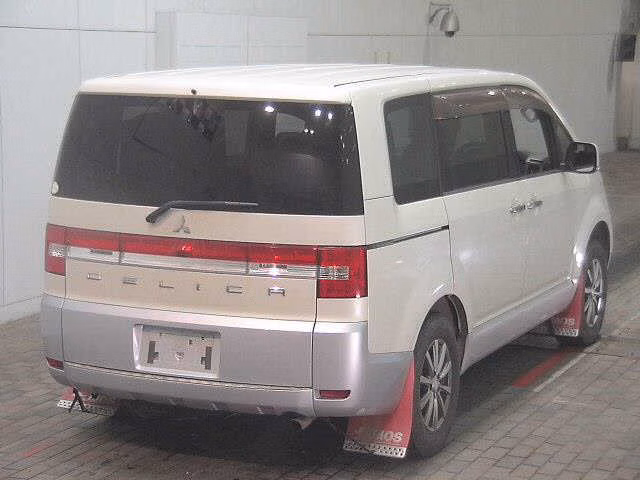 MITSUBISHI DELICA D:5
