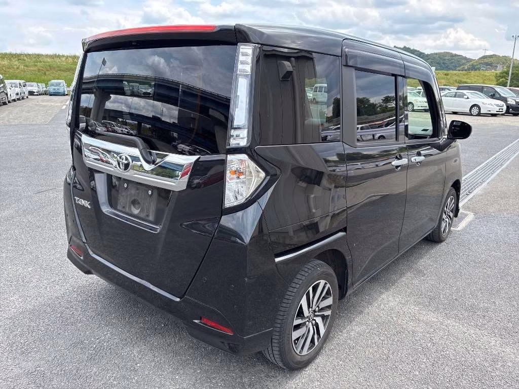 TOYOTA TANK