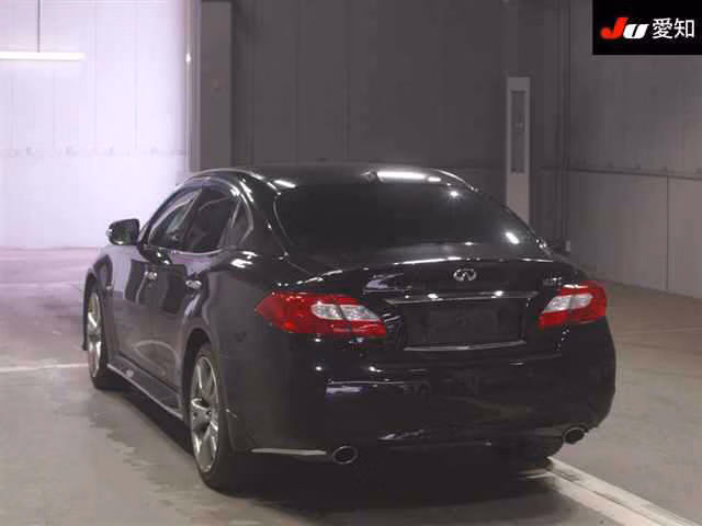 NISSAN FUGA