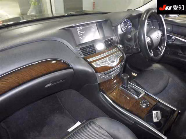 NISSAN FUGA