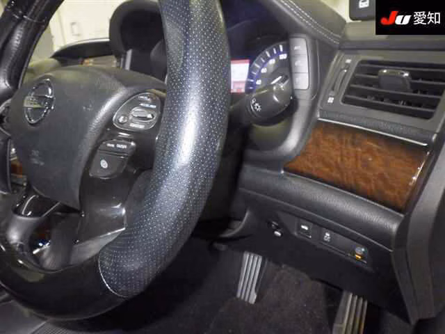 NISSAN FUGA