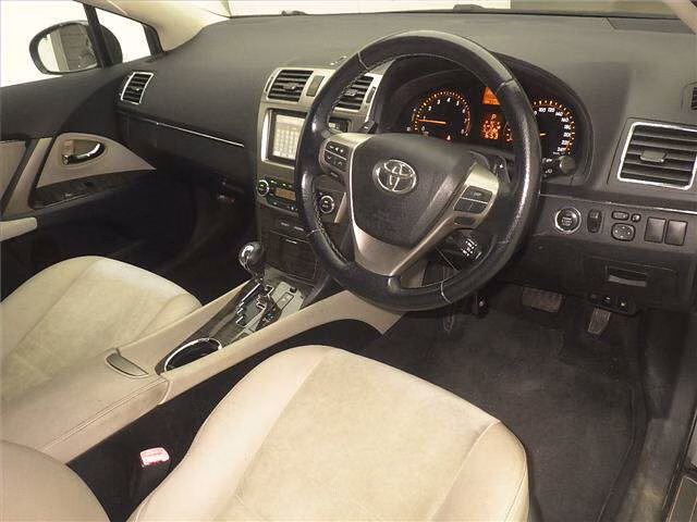 TOYOTA AVENSIS