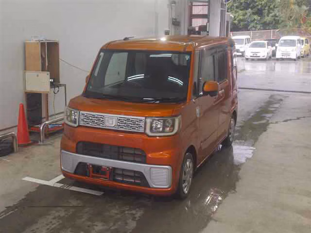 DAIHATSU WAKE