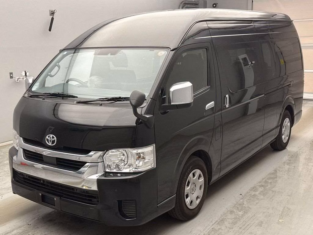 TOYOTA HIACE
