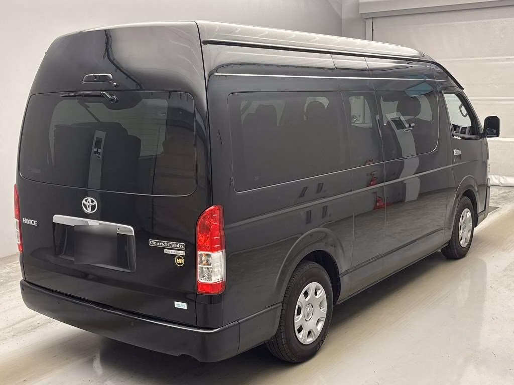 TOYOTA HIACE
