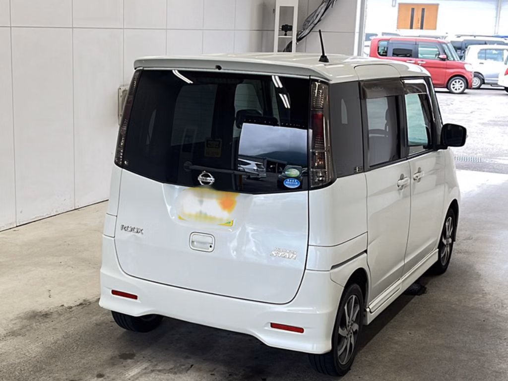 NISSAN ROOX