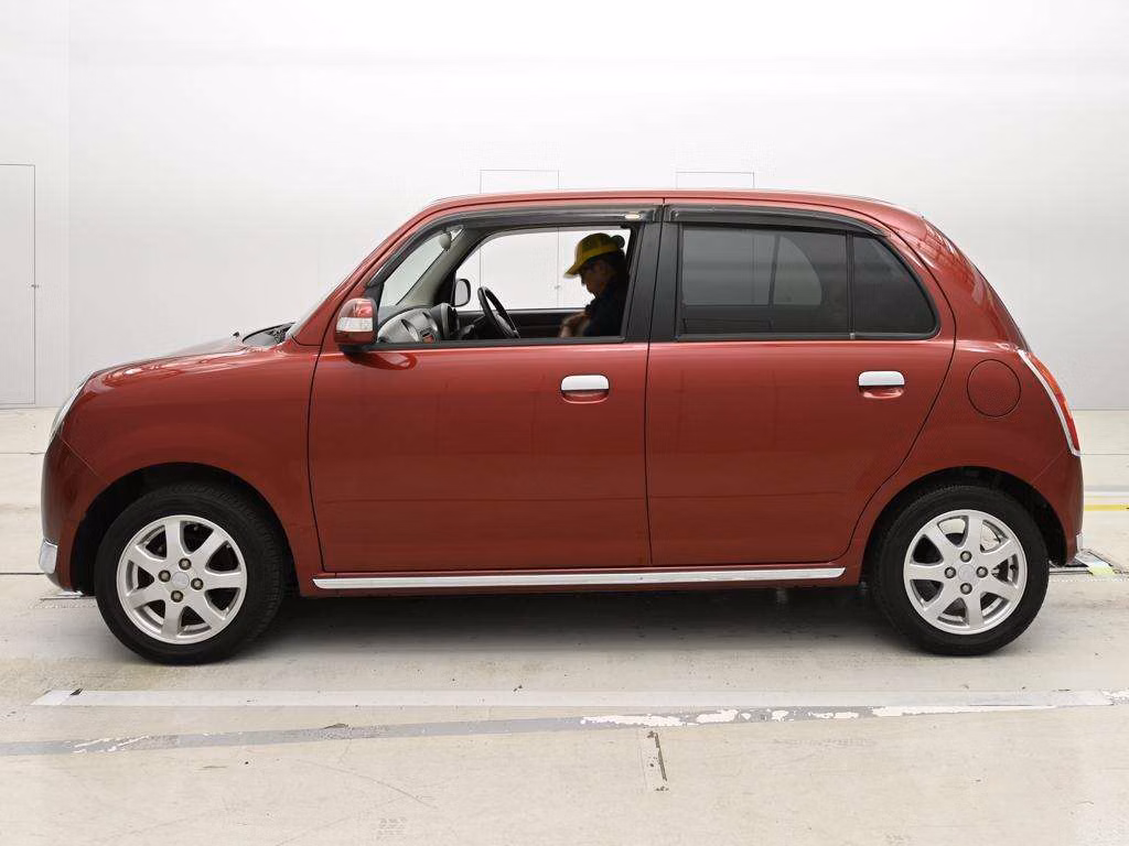 DAIHATSU MIRA GINO