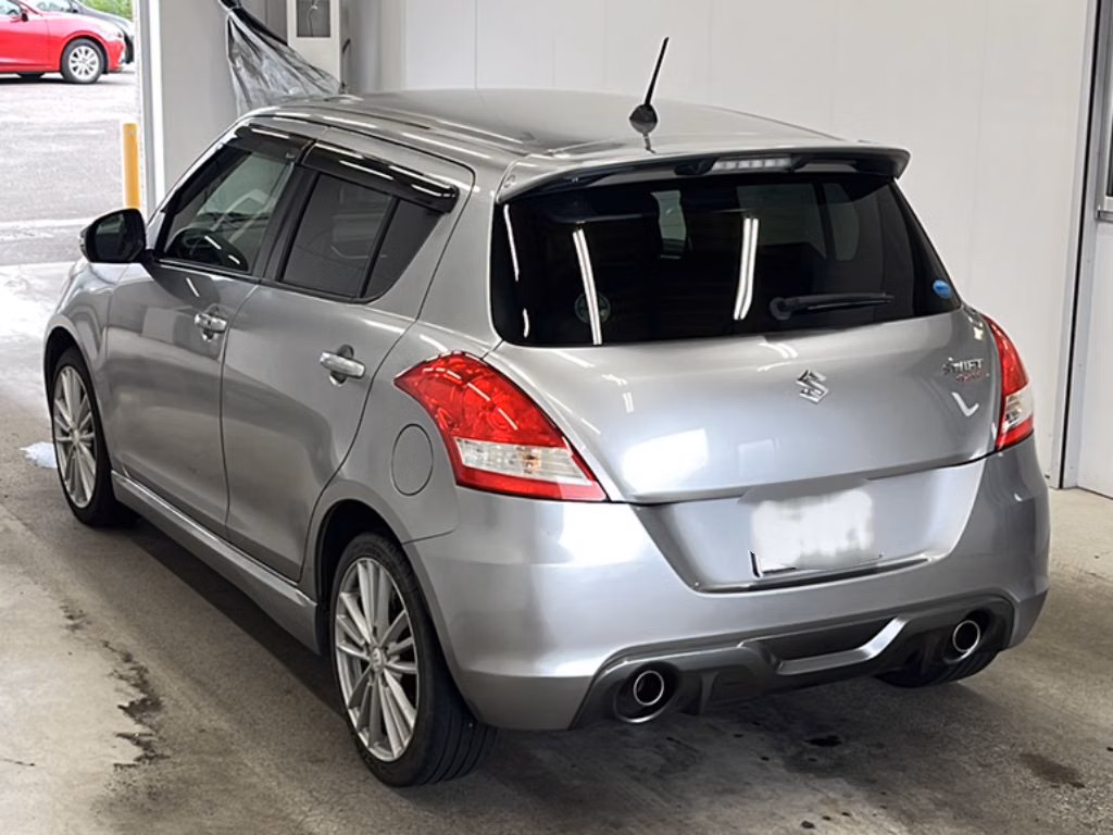 SUZUKI SWIFT