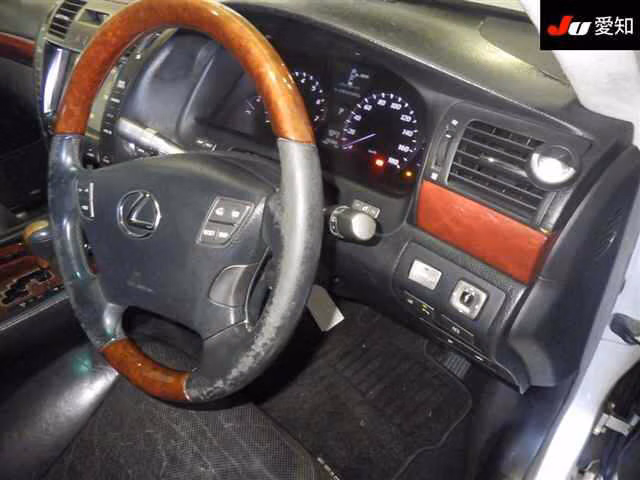 LEXUS LS460