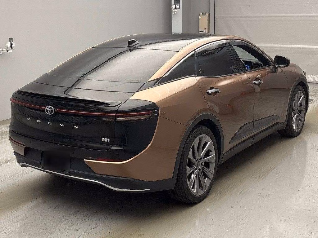 TOYOTA CROWN