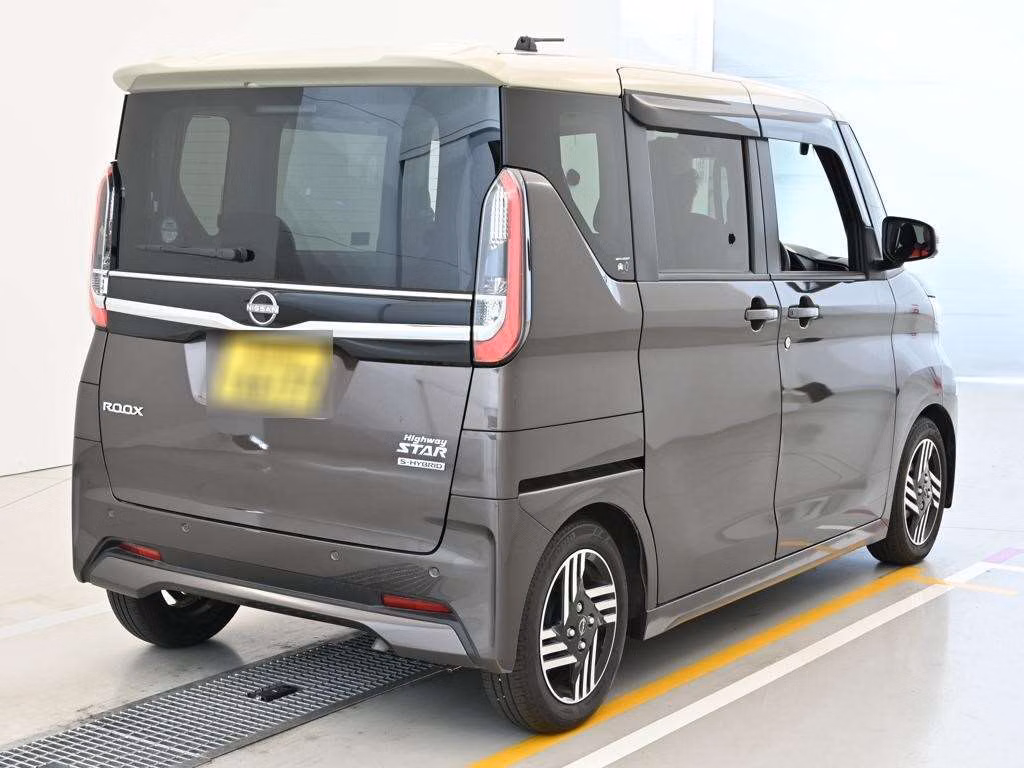 NISSAN ROOX