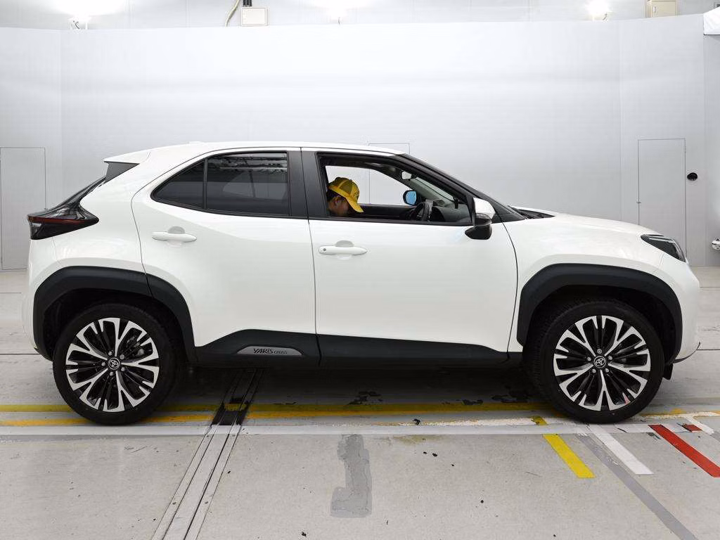 TOYOTA YARIS CROSS