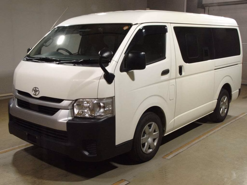 TOYOTA HIACE
