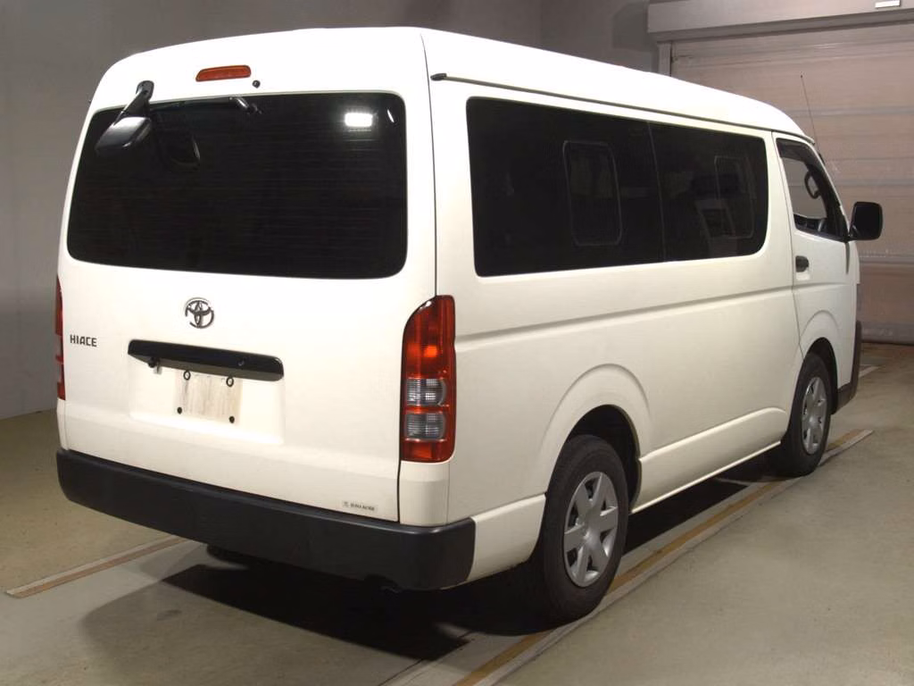 TOYOTA HIACE