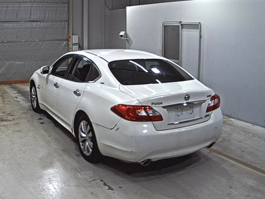 NISSAN FUGA