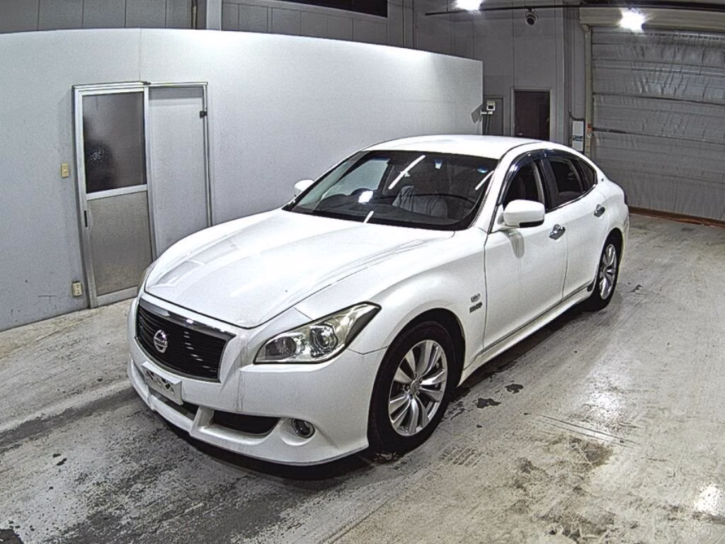 NISSAN FUGA