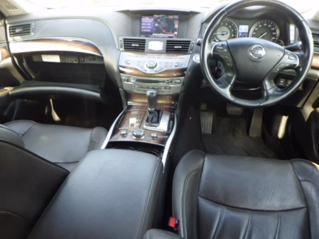 NISSAN FUGA