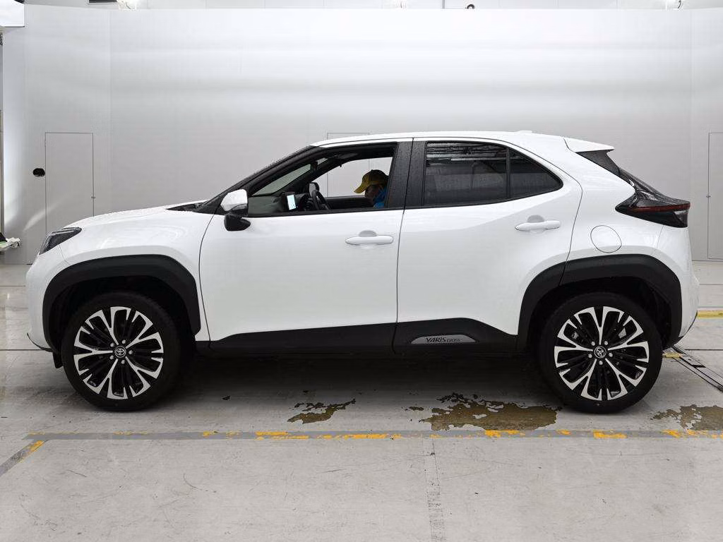 TOYOTA YARIS CROSS