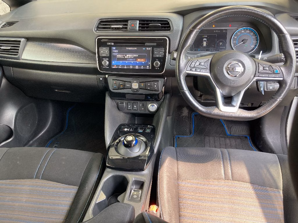 NISSAN LEAF