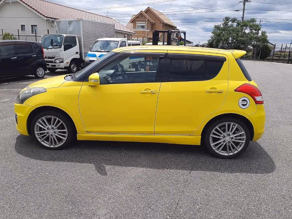SUZUKI SWIFT