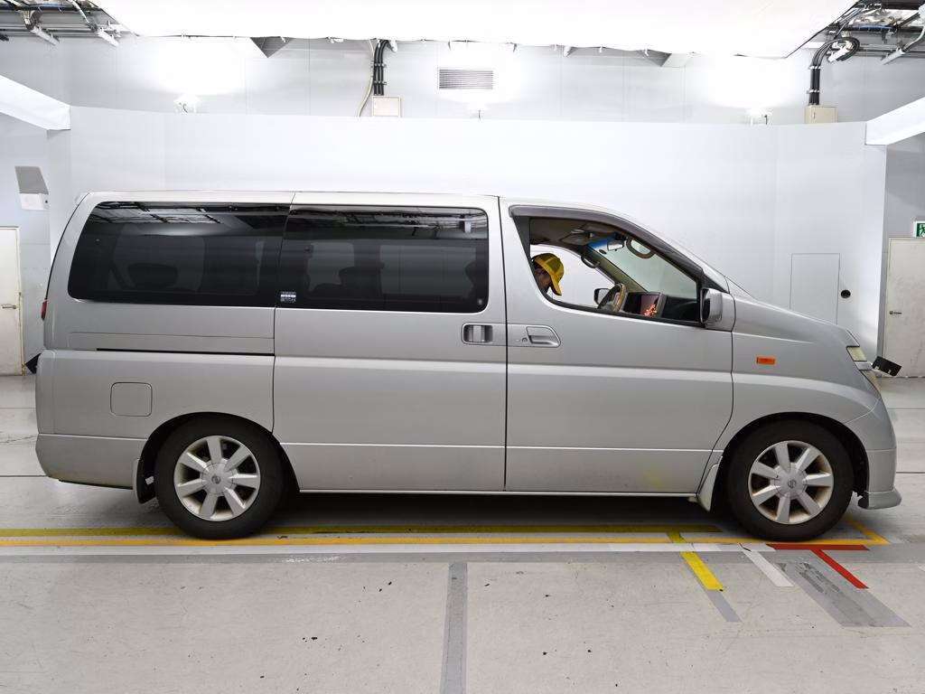 NISSAN ELGRAND